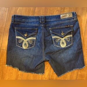 WOMEN’S Seven Jean shorts Size 14 Absolutely gorgeous, cut off jeans